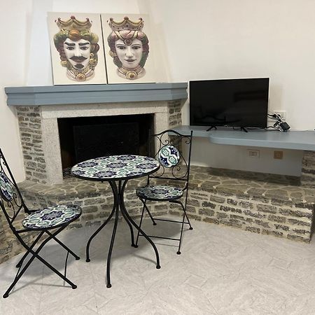 Villa Dolce Vita Rooms カステッルッツォ エクステリア 写真