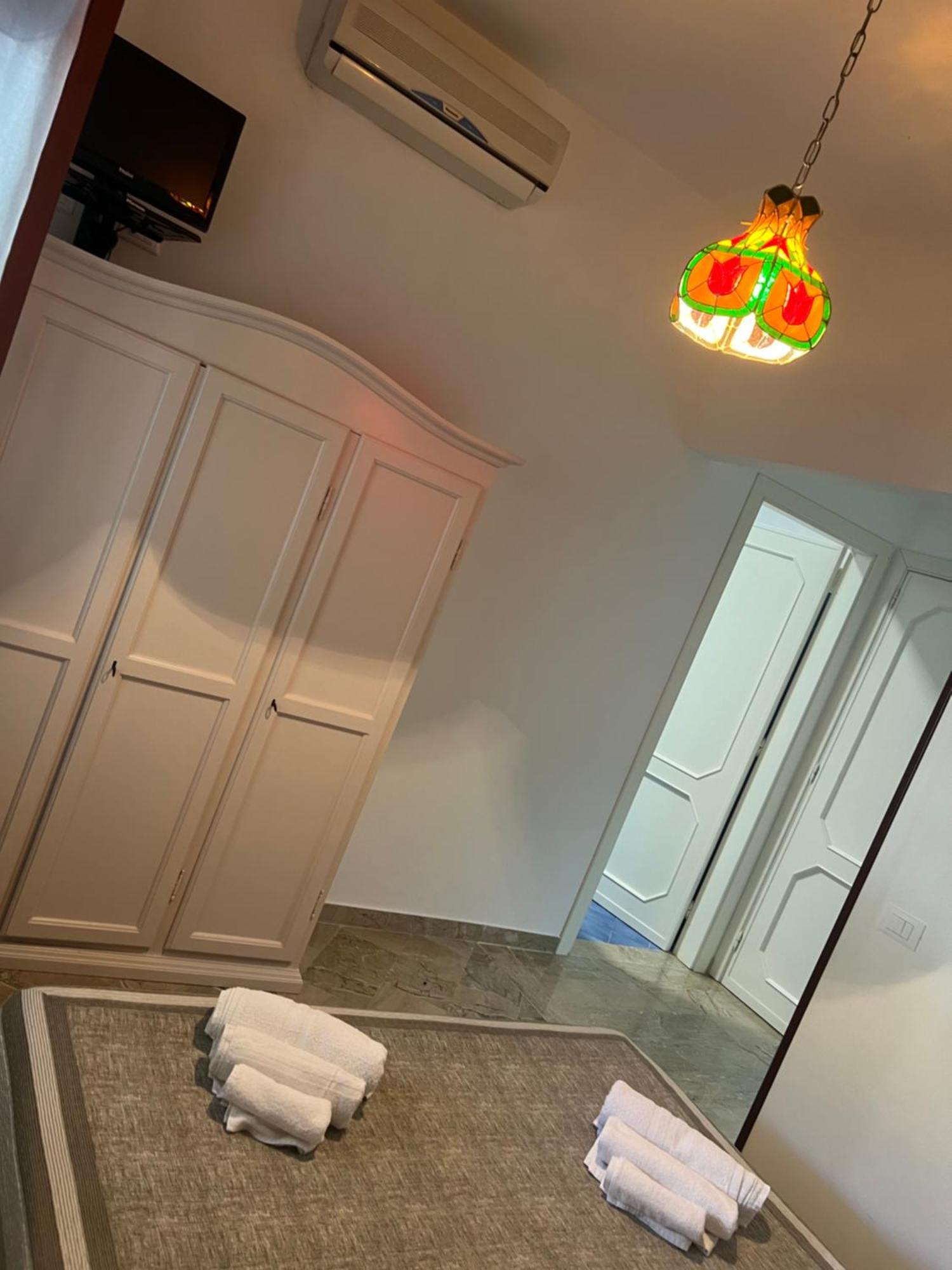 Villa Dolce Vita Rooms カステッルッツォ エクステリア 写真